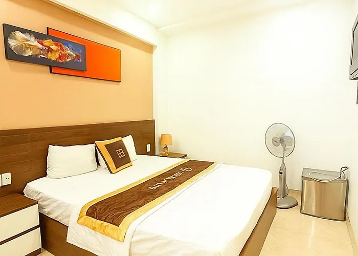 Hotel Square *