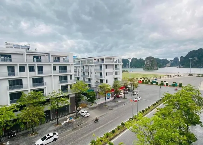 Square Hotel