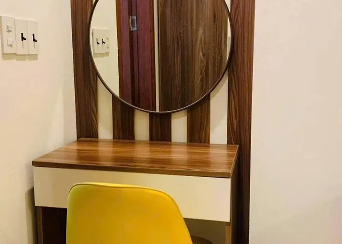 Square Hotel
