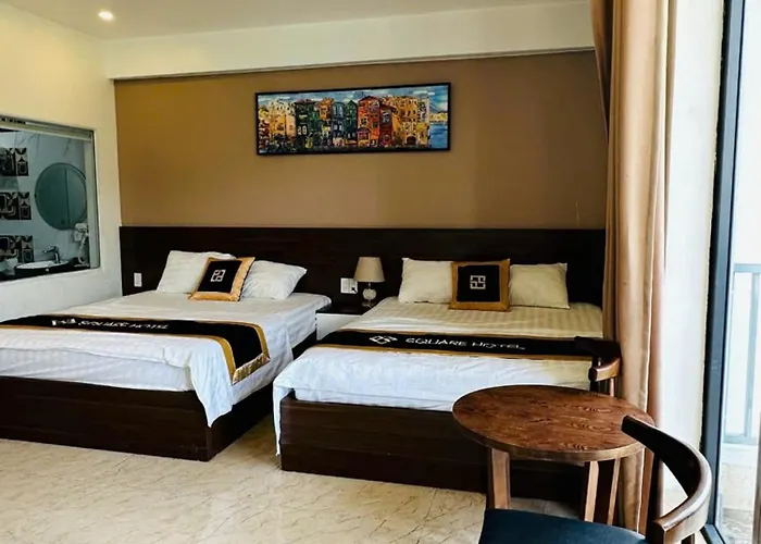 Hotel Square *